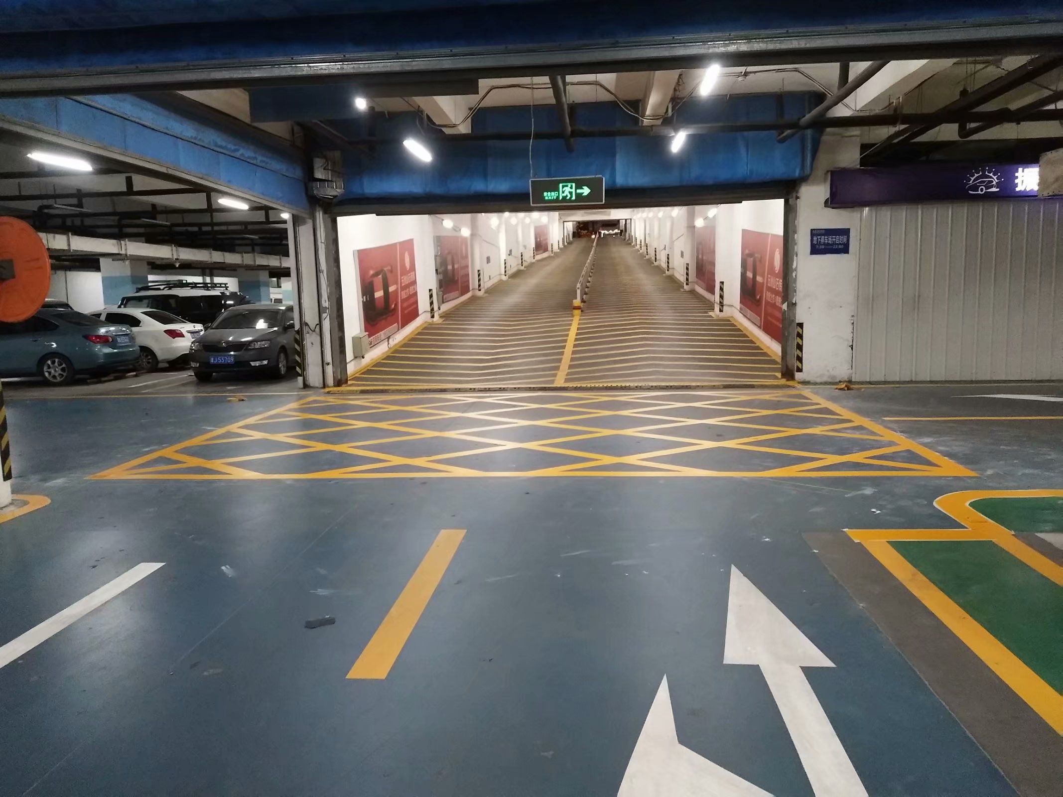 地下車庫劃線施工